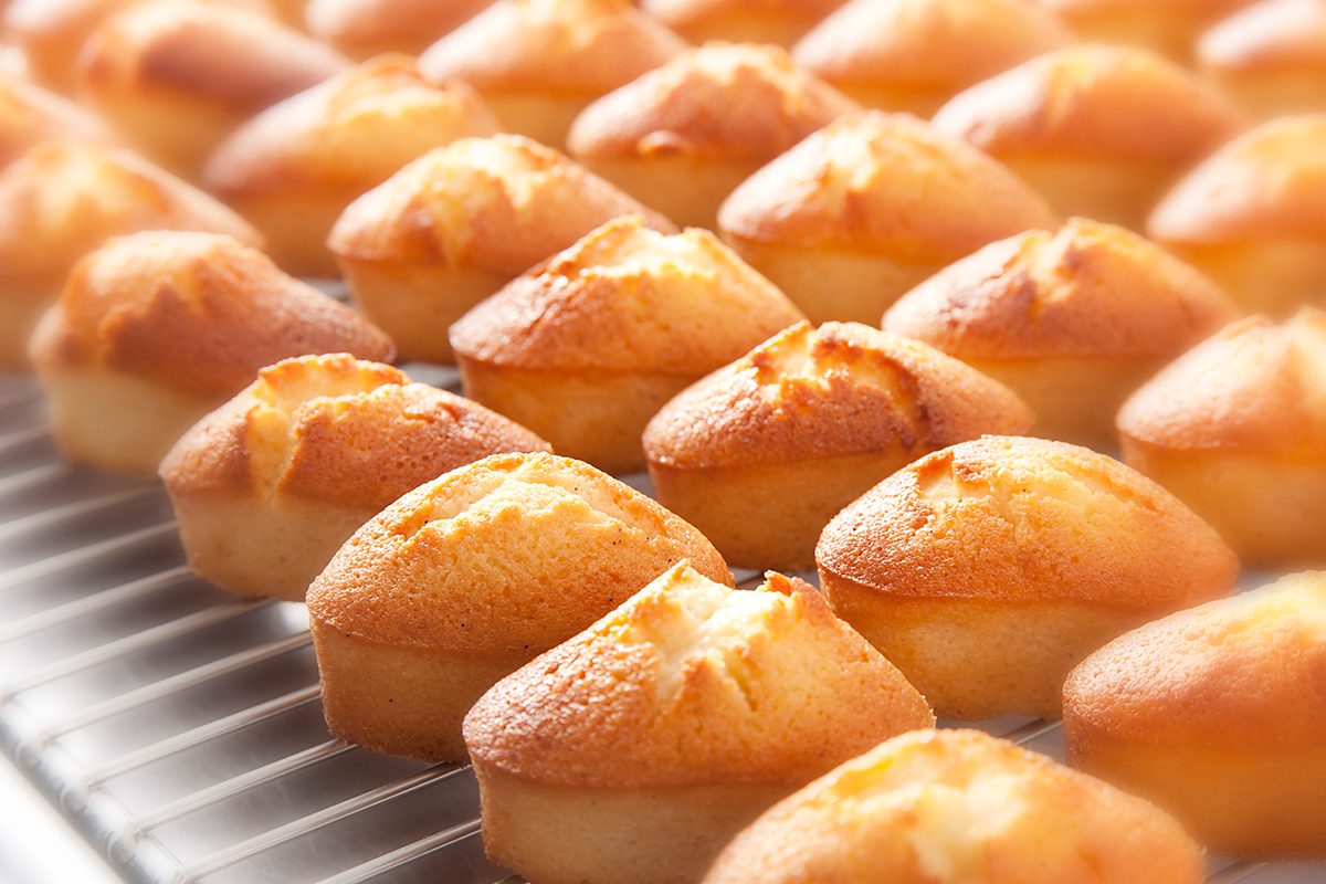 焼きたての焼き菓子